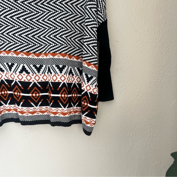 Chic Chevron Patterned Sweater - Picture 5 of 5